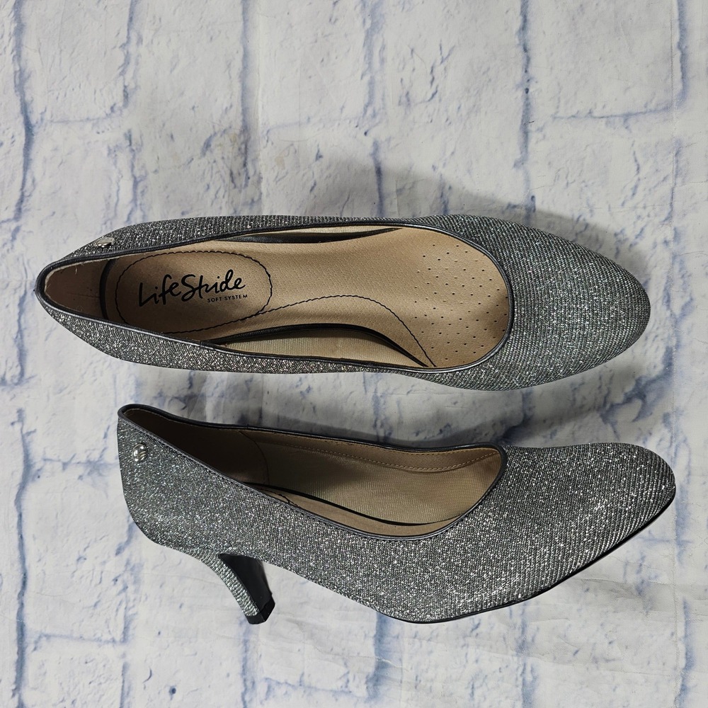 LifeStride Parigi Pump WOMENS 9 Silver Glitter Soft System Kitten Heel Formal